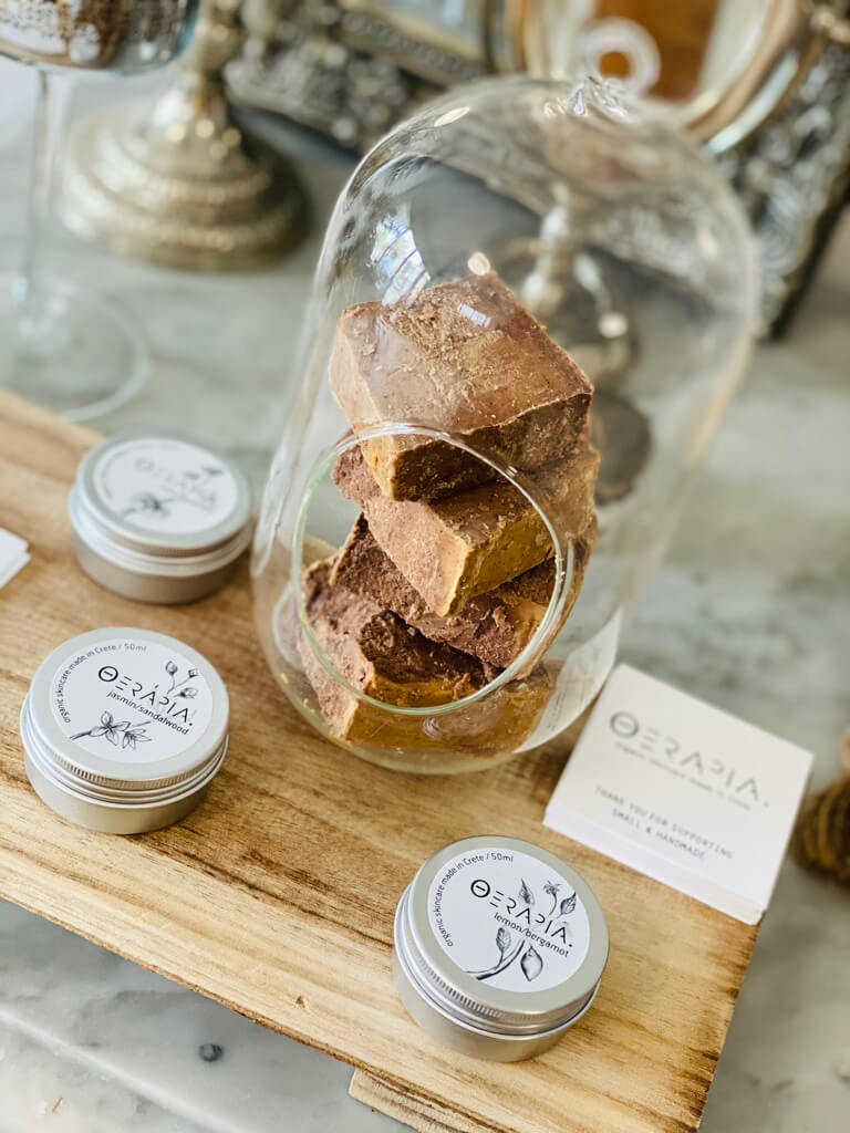 [Θ e r a p i a.]       Organic skincare 